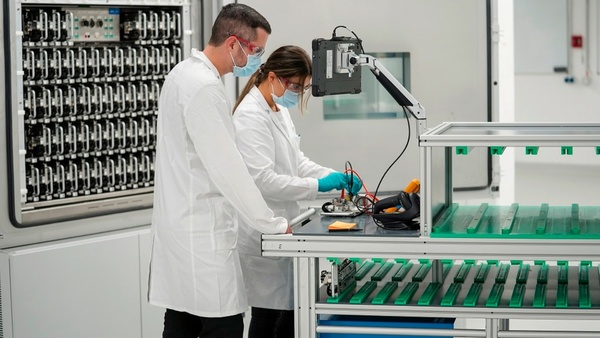 VW nimmt F&E-Labor in Betrieb: Batteriezellenproduktion schafft Jobs in Salzgitter