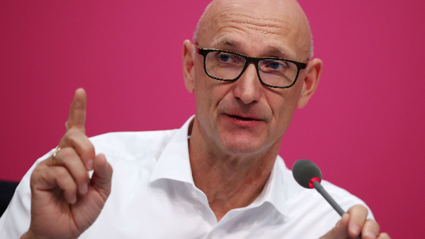 Vertragsverlängerung: Telekom-Chef Höttges soll bis 2026 bleiben