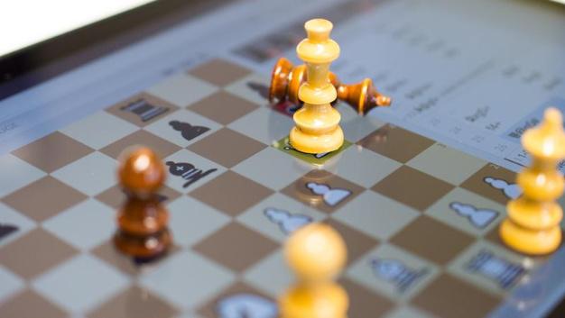 Darmstädter Bot schlägt mehrfachen Schach-Weltmeister